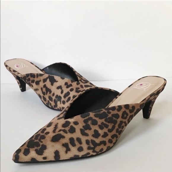 Leopard Print V Front Kitten Heels - Picture 2 of 6
